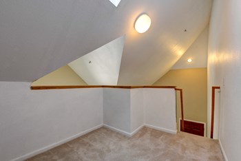1085 Broadway #13 Interior